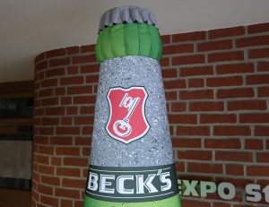 becks-flasche-zum-aufblasen-273×500