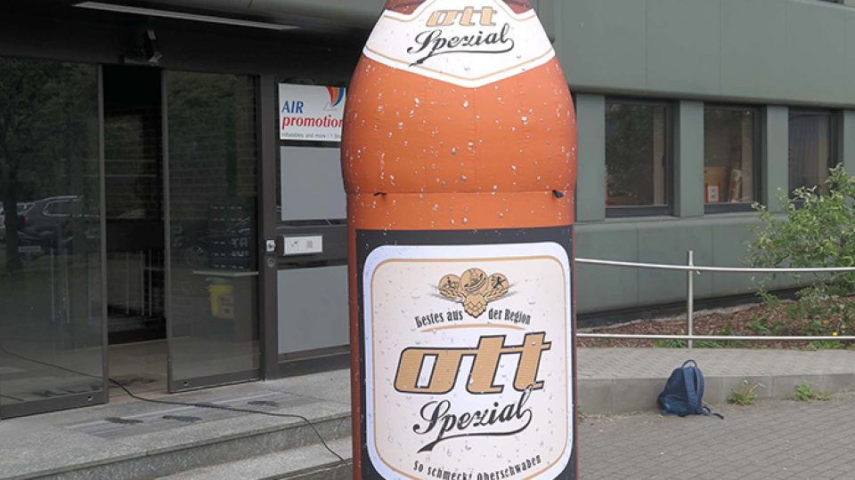beer-ott-inflatable-bootle