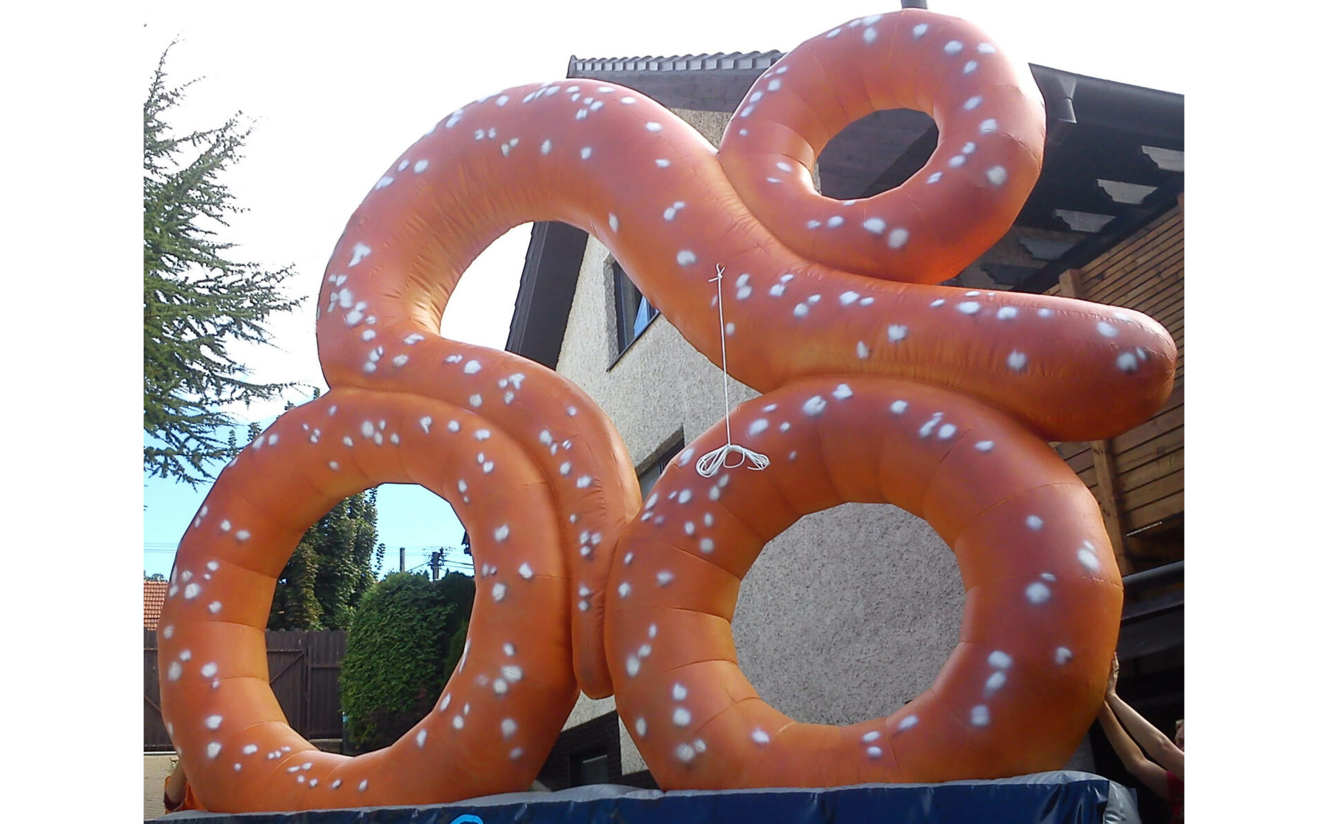 pretzel-bike-inflatable-baker