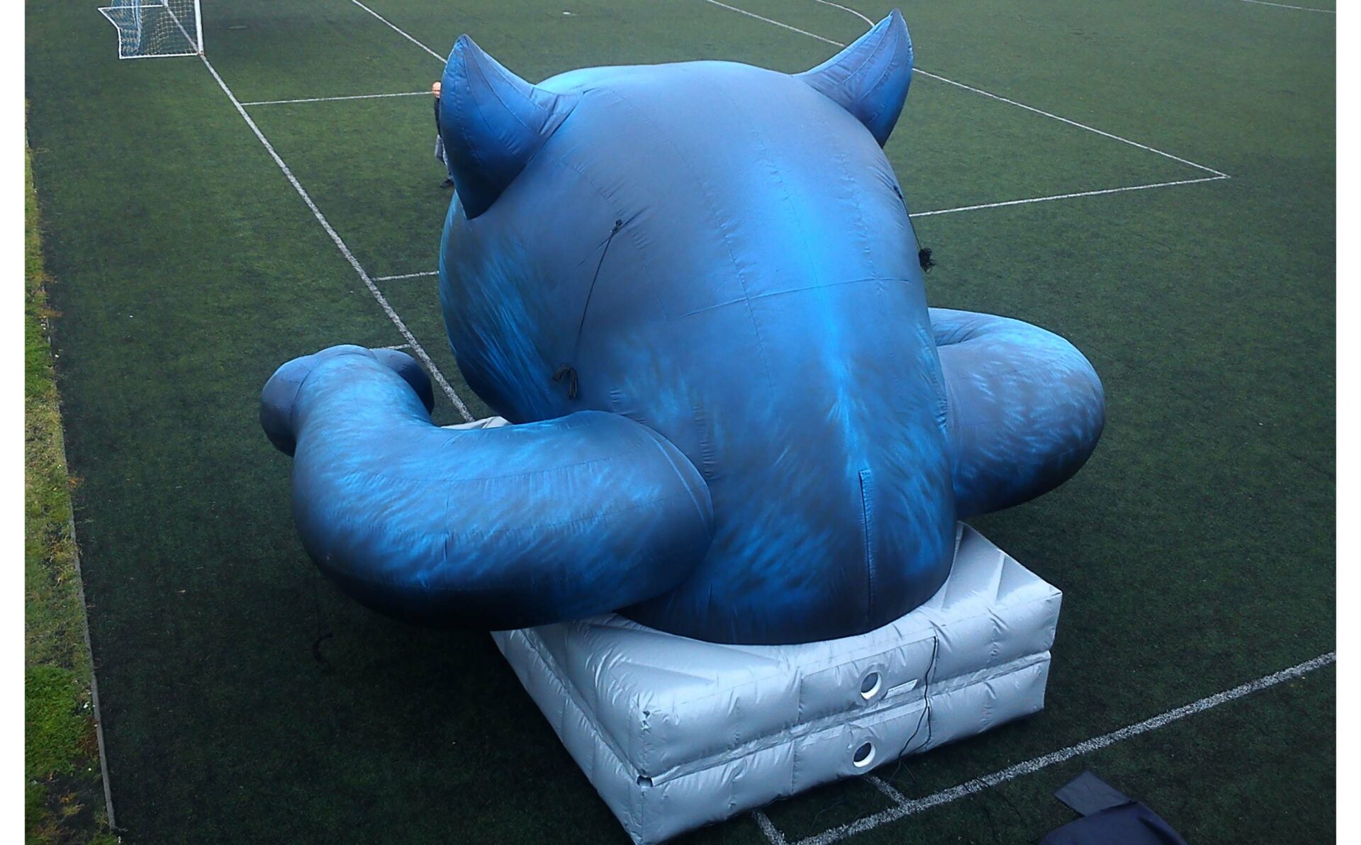 panther-inflatable-replica