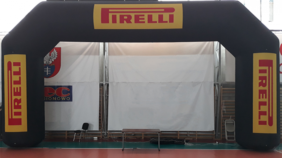 pirelli-torbogen-aufblasbar