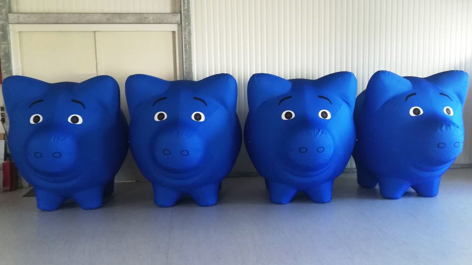inflatable pigs