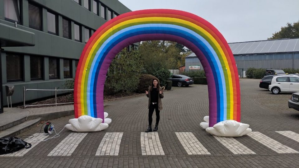 inflatable_rainbow_archway