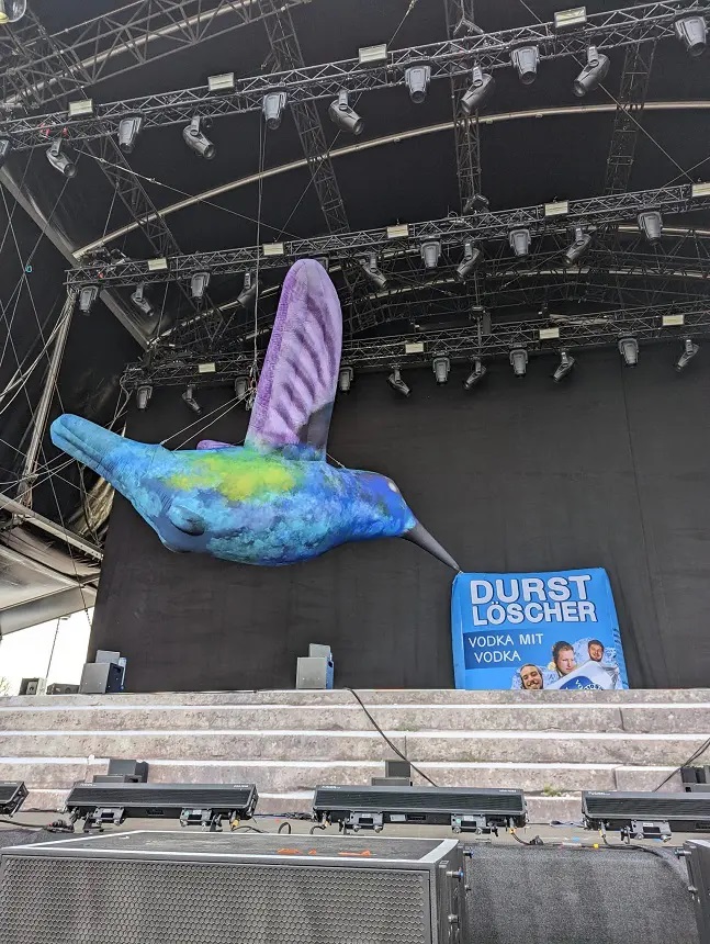 inflatable-hummingbird