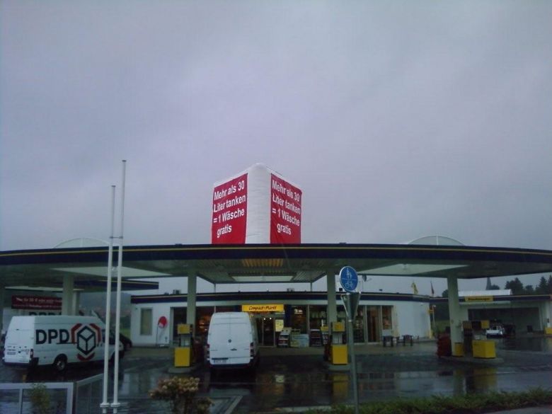 Riesenposter - aufblasbare Dachwerbung 5 Air-Tres Dachwerbung