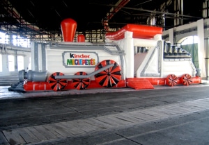 Individuelle Inflatables 37 aufblasbarer Zug Kinderschokolade