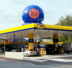 Riesenposter - aufblasbare Dachwerbung 11 aufblasbarer Ballon auf Jet Tankstelle