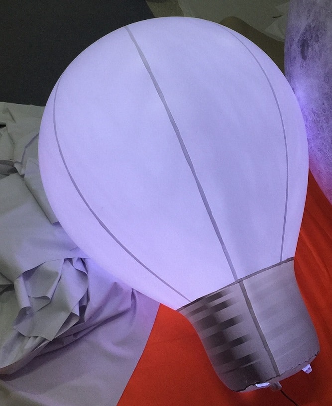 Inflatable bulb with LED lighting