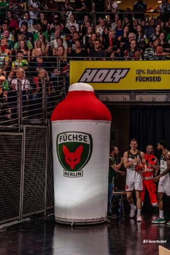 Aufblasbarer Becher für Holy und Füchse Berlin