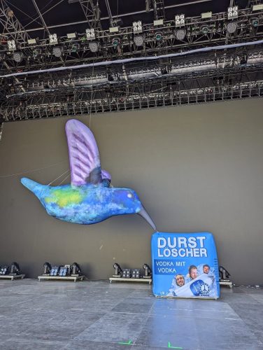 Aufblasbarer Kolibri