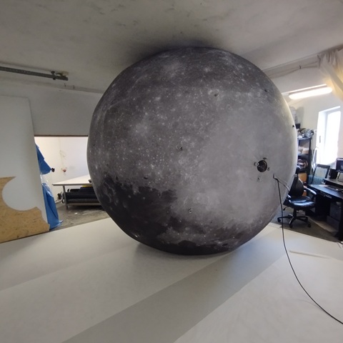 Aufblasbarer Mond 35m