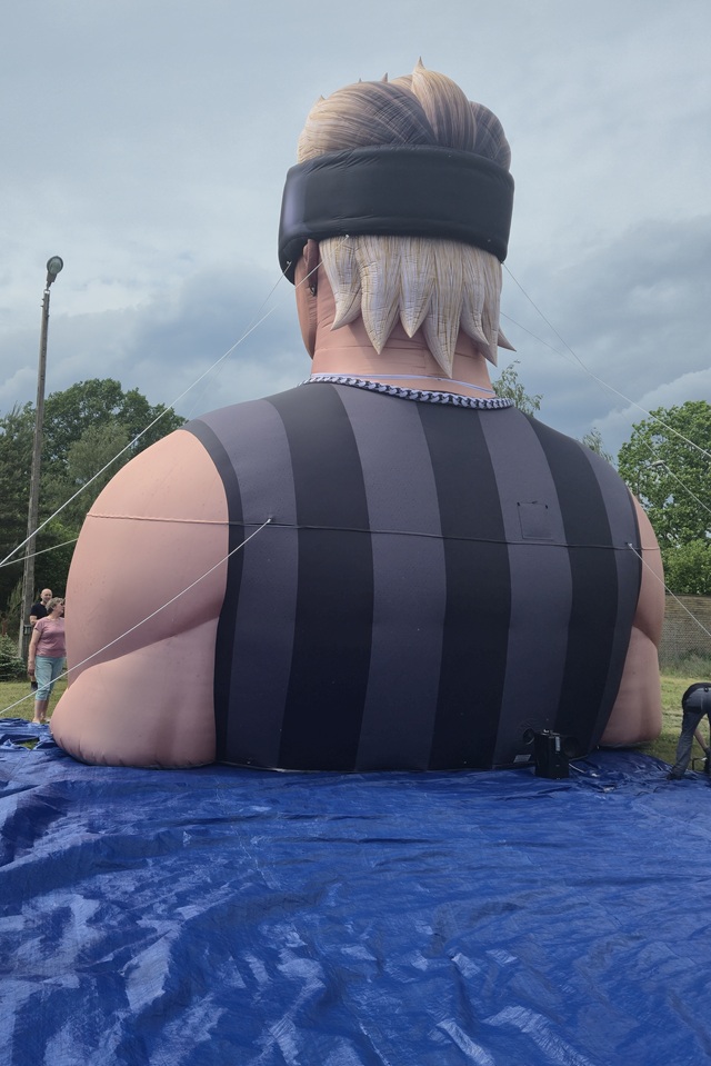 Gigantisch, modular und bereit für die große Bühne: Unser XXL-Inflatable für Ski Aggu’s Tour 2025!