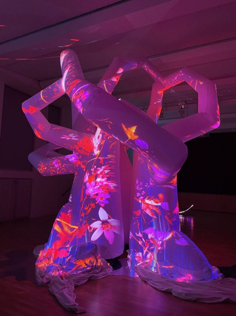 Baum - Inflatable mit Videomapping