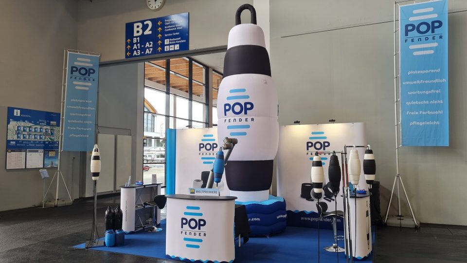 Boje POP Fender auf Messestand