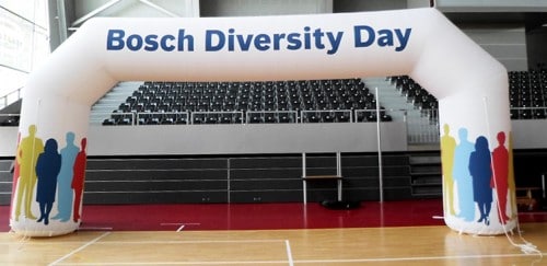 Inflatables News 6 Aufblasbarer Torbogen Bosch