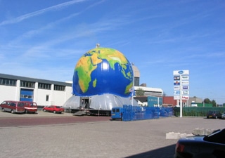 Inflatable giant earth