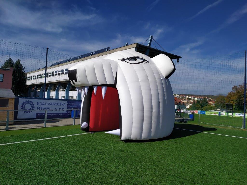 Giant inflatable mascott tunnel