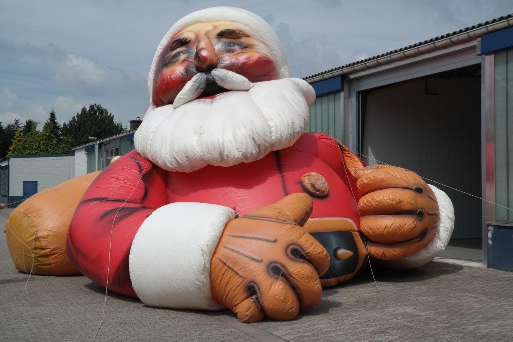inflatable-santa