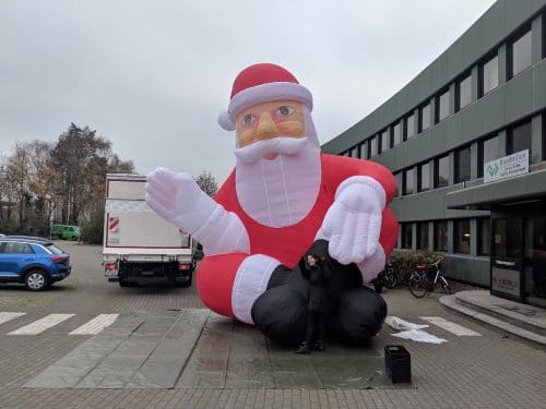 Inflatables News 1 aufblasbarer Weihnachtsmann
