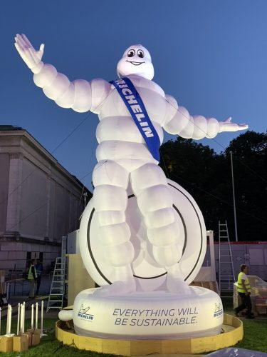 Michelin Männchen als aufblasbare Figur