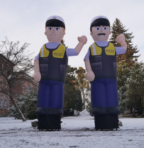 aufblasbare Winkefigur