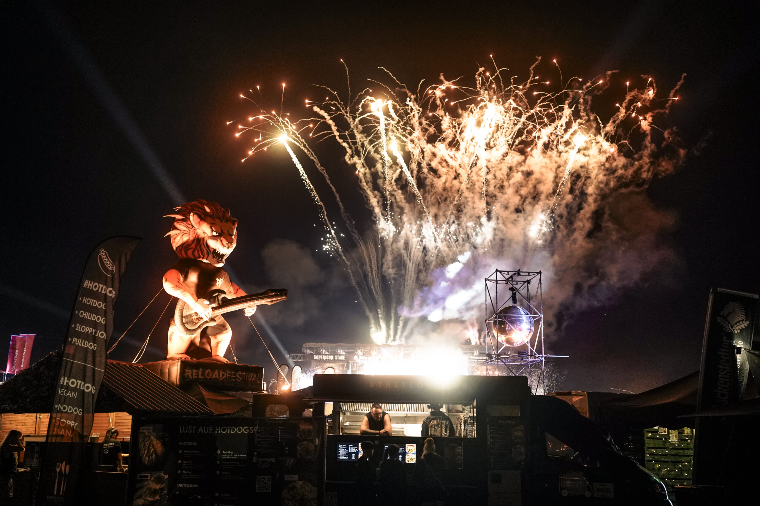 Reload_2025_LoeweFeuerwerk_Charlotte-1