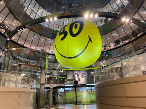 Riesen-Smiley Galeries Lafayette