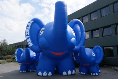 Aufblasbare Elefanten