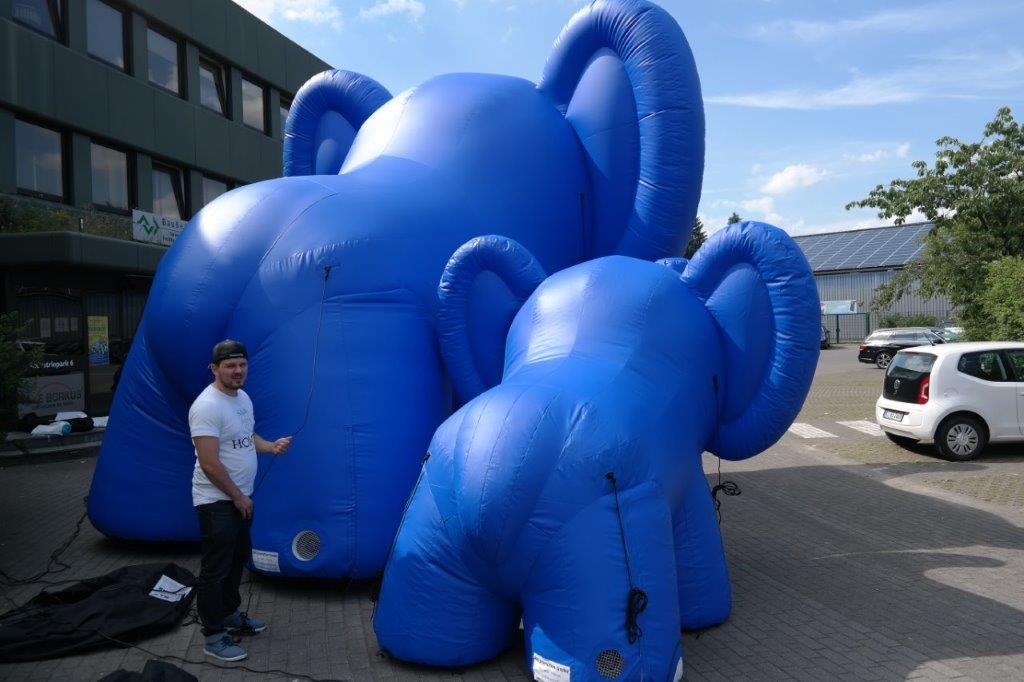 inflatable elefant