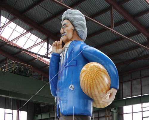 inflatable-einstein
