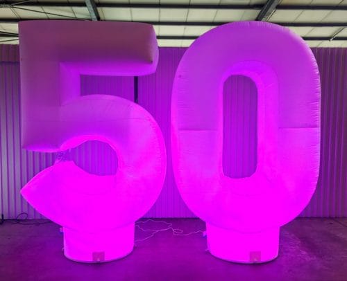 Vermietung aufblasbare 50 - in 3m Höhe mit RGB-Beleuchtung