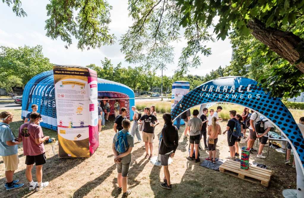 aufblasbare-werbetrager-fur-outdoor-events-1788444109