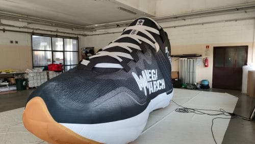aufblasbarer Schuh Megamarsch