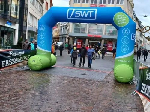 Aufblasbare Torbogen mit T-Füßen