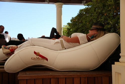 aufblasbarer-liegestuhl-outdoor