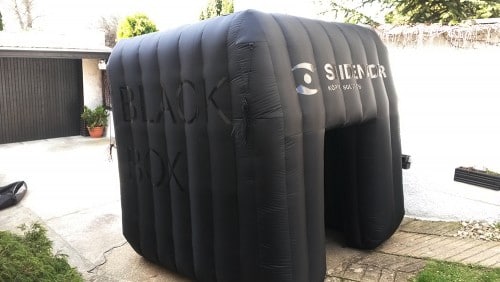 Inflatables News 26 Aufblasbares schwarzes Zelt