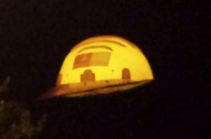 Aufblasbare Spezialobjekte 10 aufblasbarer Bauhelm Universum Bremen