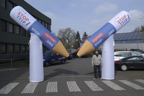 Inflatables News 12 Riesen Bleistifte TTIP aufblasbar