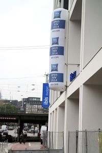 Inflatables News 2 Aufblasbare Fassadenwerbung