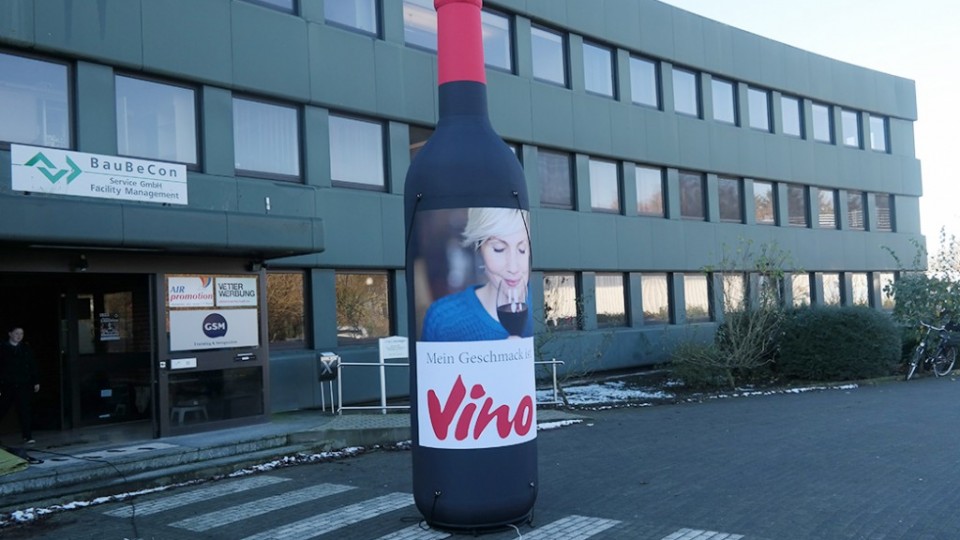 Aufblasbare Weinflasche