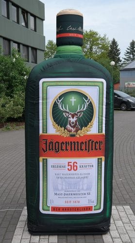 Inflatables News 13 aufblasbare Jägermeisterflasche