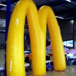 Aufblasbares McDonalds M Logo
