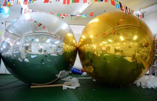 mirror balloon