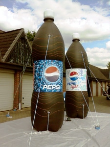 Aufblasbare Flaschen 3 Pepsi Flasche als aufblasbare Werbung