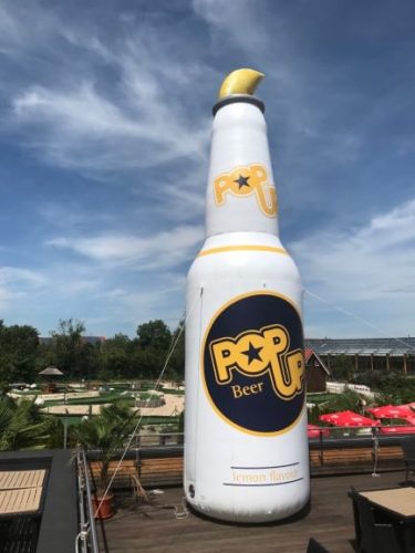 Werbeflasche, aufblasbare Flasche, kreative Werbung