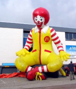 Aufblasbare Logos 11 Ronald McDonald als aufblasbare Logo Figur
