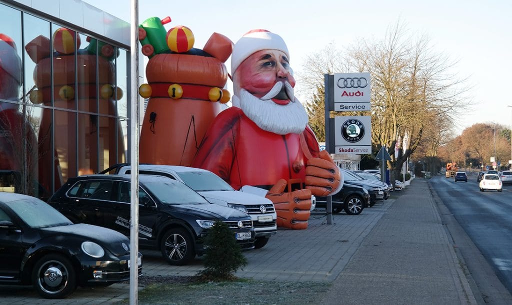 Riesen Weihnachtsmann