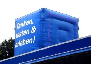 Individuelle Inflatables 16 Würfel als Dachwerbung